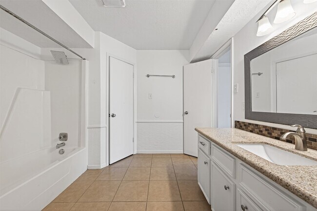 Building Photo - 17614 Telegraph Creek Dr