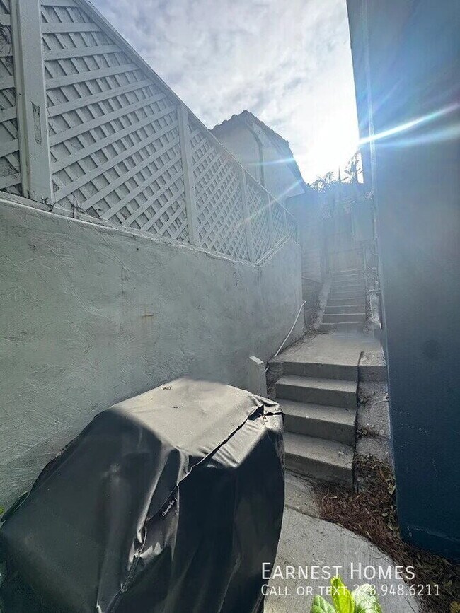 Building Photo - 3424 Oak Glen Dr