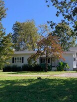 Building Photo - 103 Foothills Dr