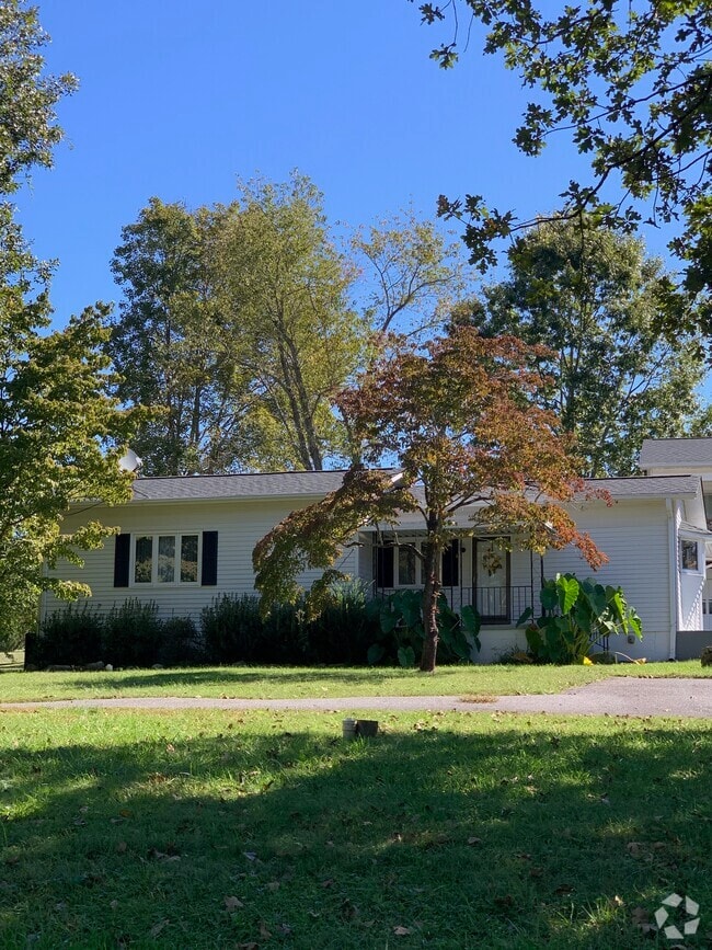 Building Photo - 103 Foothills Dr