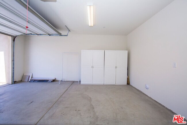 Building Photo - 10922 Mesa Ct