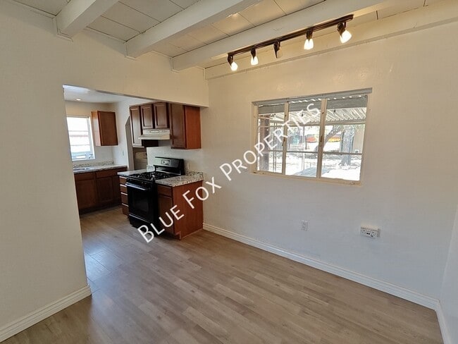 Building Photo - 2233 N Isabel Blvd