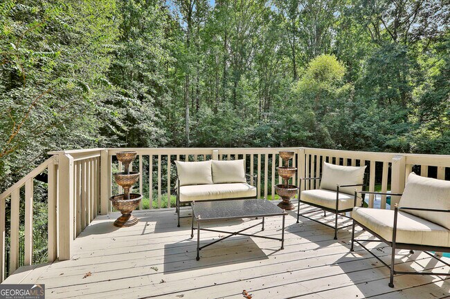 Building Photo - 245 Woodsong Dr