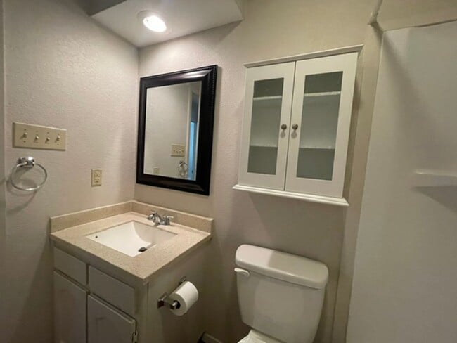 Building Photo - 7536 Meadowlark Ln N