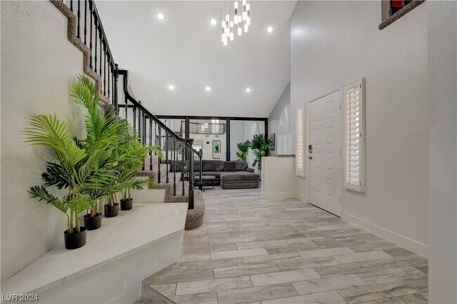 Building Photo - 9416 Crown Vista Ln