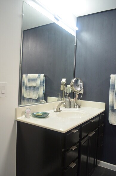 Building Photo - 14760 Mason Creek Cir