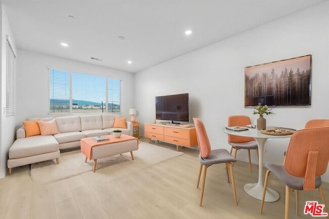 Building Photo - 4102 S Limecrest Paseo