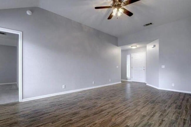 Building Photo - 351 Zebra Dr