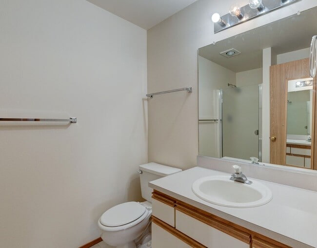 Building Photo - 2 Bed 2 Bath Point Of View Condo