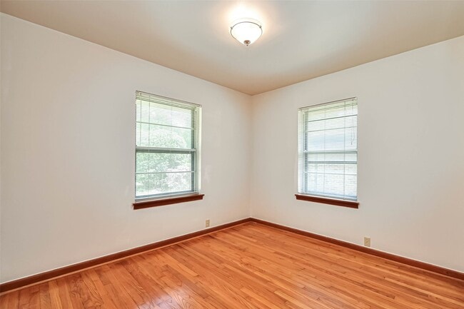 Building Photo - 3018 Attridge Rd
