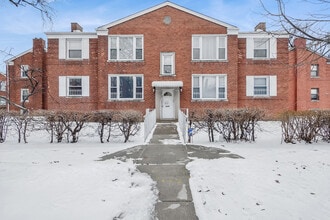 Building Photo - 8949 S Blackstone Ave