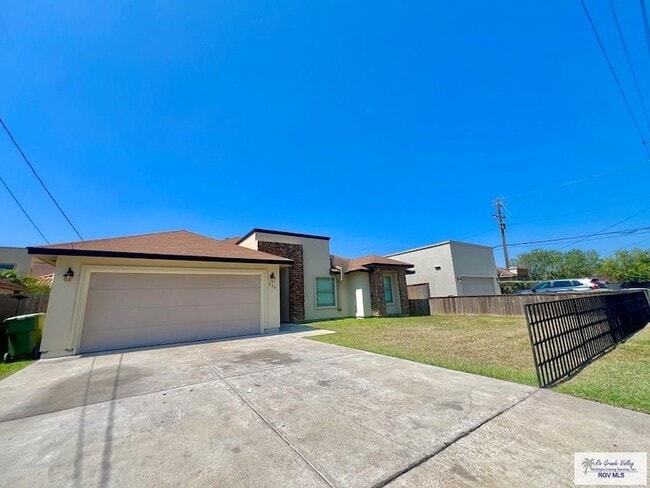 Building Photo - 216 Gilson Rd