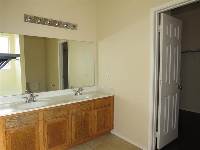 Building Photo - 2821 Hilcroft Ave