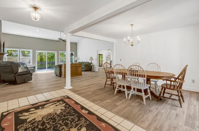 Building Photo - This WATERFRONT-FULLY FURNISHED-ALL INCLUSIVE HOME IS READY FOR YOU.