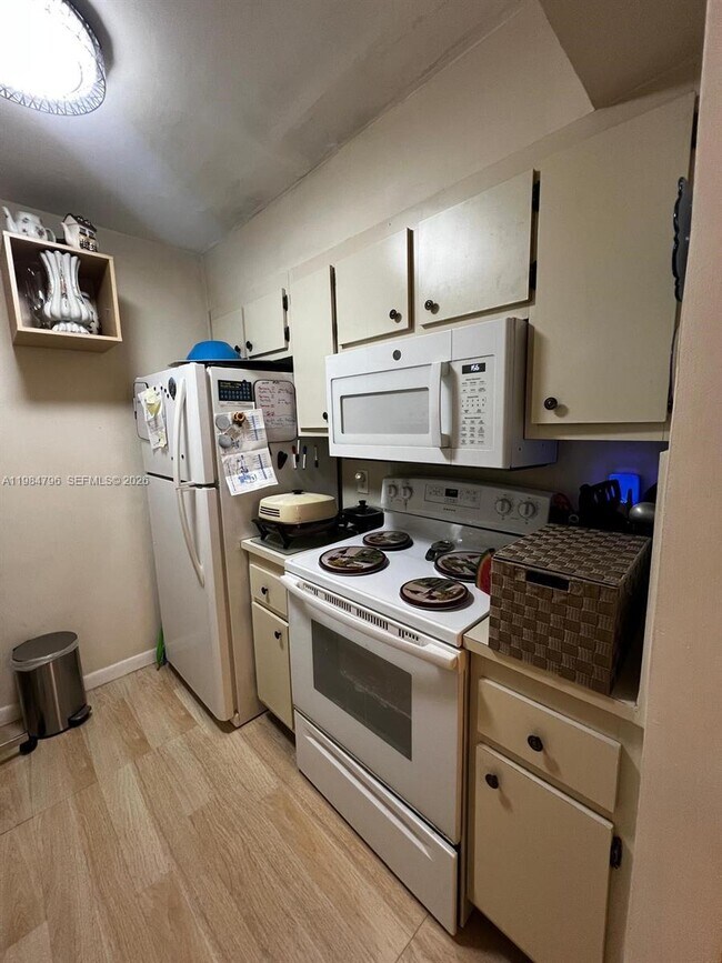 Building Photo - 1551 SW 135th Terrace