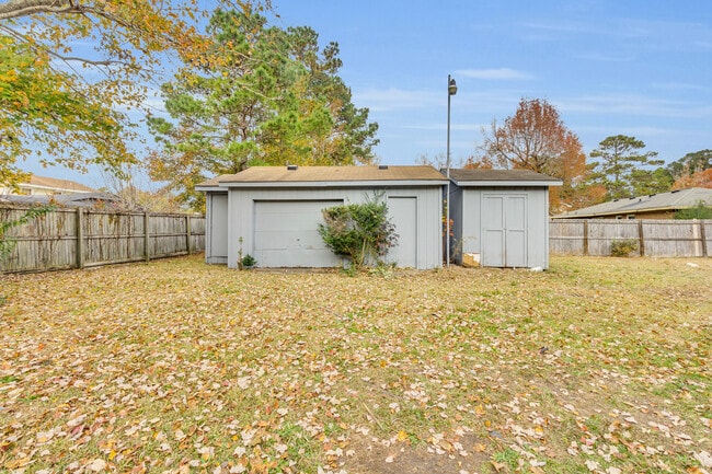 Building Photo - 207 N Nunn St