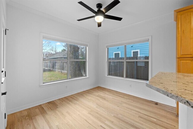 Building Photo - 5512 William Holland Ave