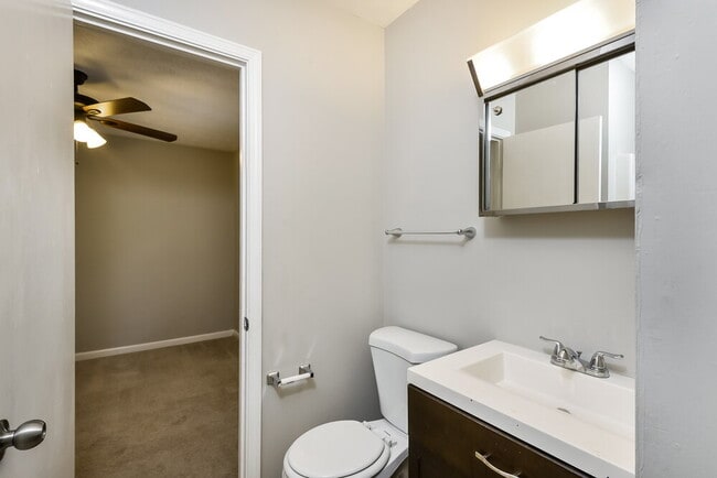 Building Photo - 4284 Dogwood Farms Dr