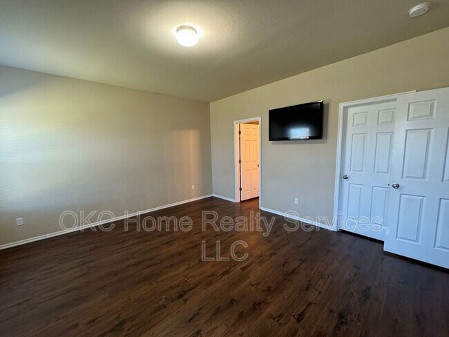 Building Photo - 13228 Bridgewater Dr