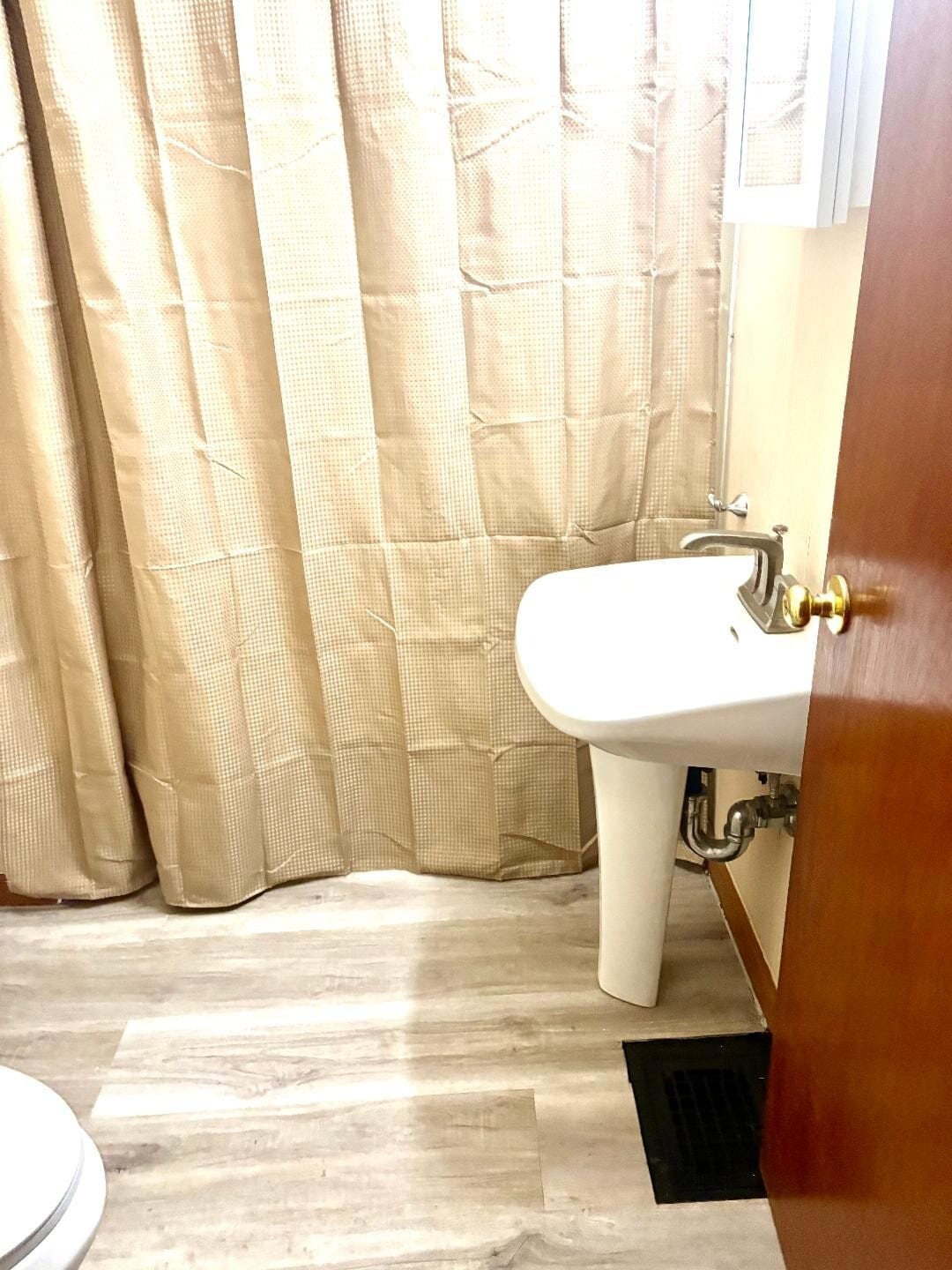 Building Photo - 74 Vernon St