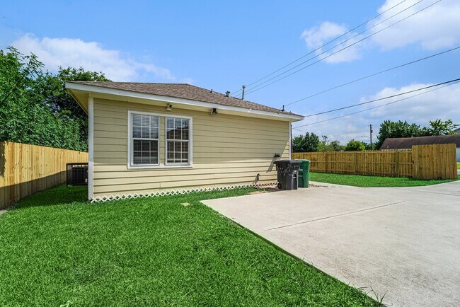 Building Photo - 4146 Brinkley St