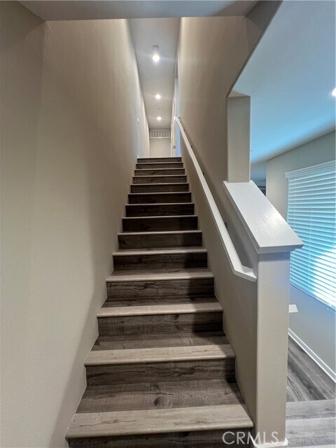 Building Photo - 177 Magnet