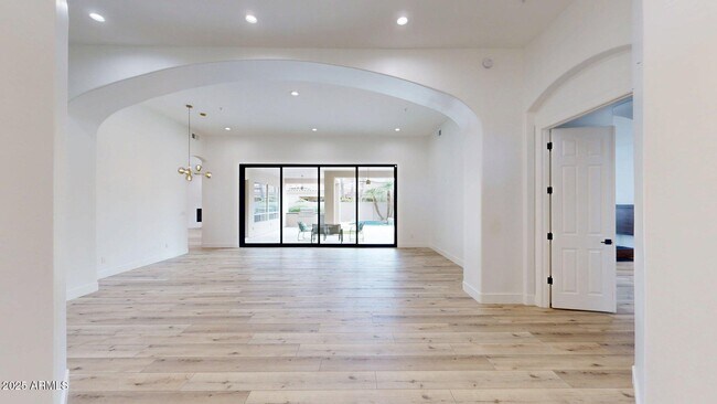 Building Photo - 9167 E Tarantini Ln