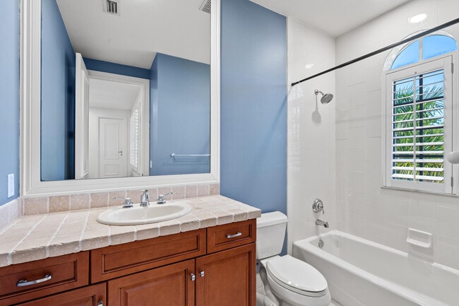 Building Photo - 17550 Circle Pond Ct