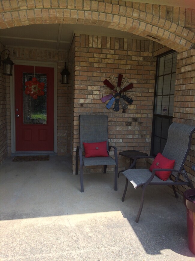 Entry - 339 Dogwood Dr