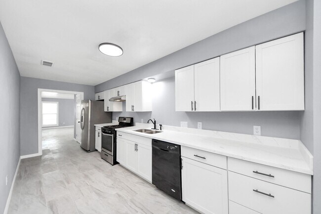 Building Photo - 5103 Karu Dr