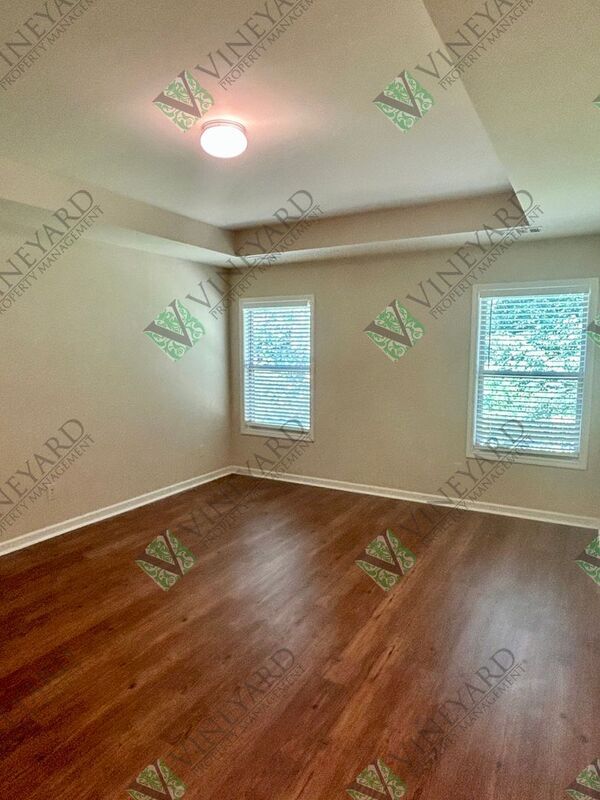 Building Photo - 401 Franklin Ln
