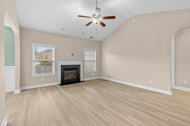 Building Photo - 518 New Hanover Trl