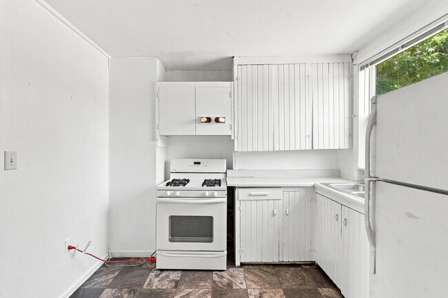 Building Photo - 904 Willsie Ave