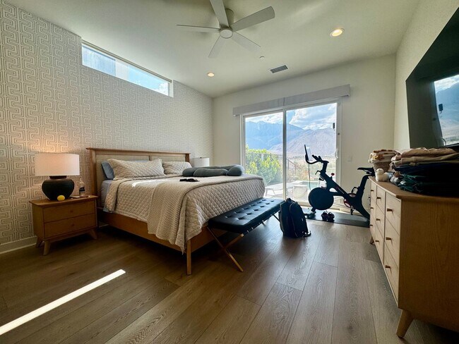 Building Photo - COMING SOON! STUNNING 3 Bedroom/2.5 bathroom in the highly desired Miralon Community!