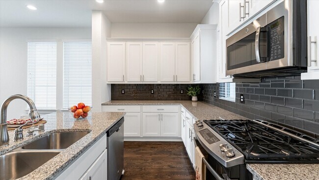 Building Photo - 2730 Freund St