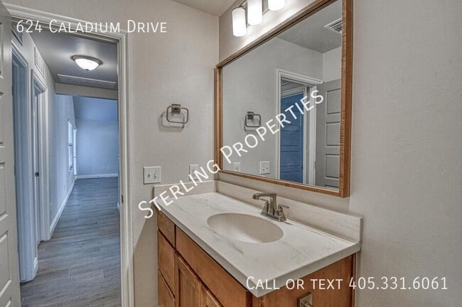 Building Photo - 624 Caladium Dr