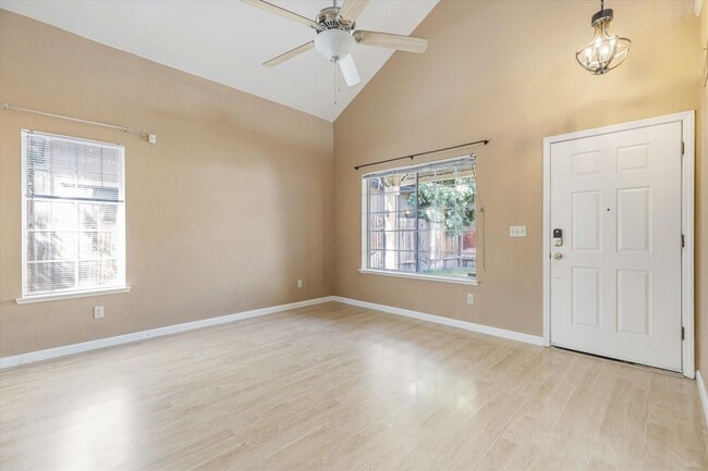 Building Photo - 4100 Diane Dr