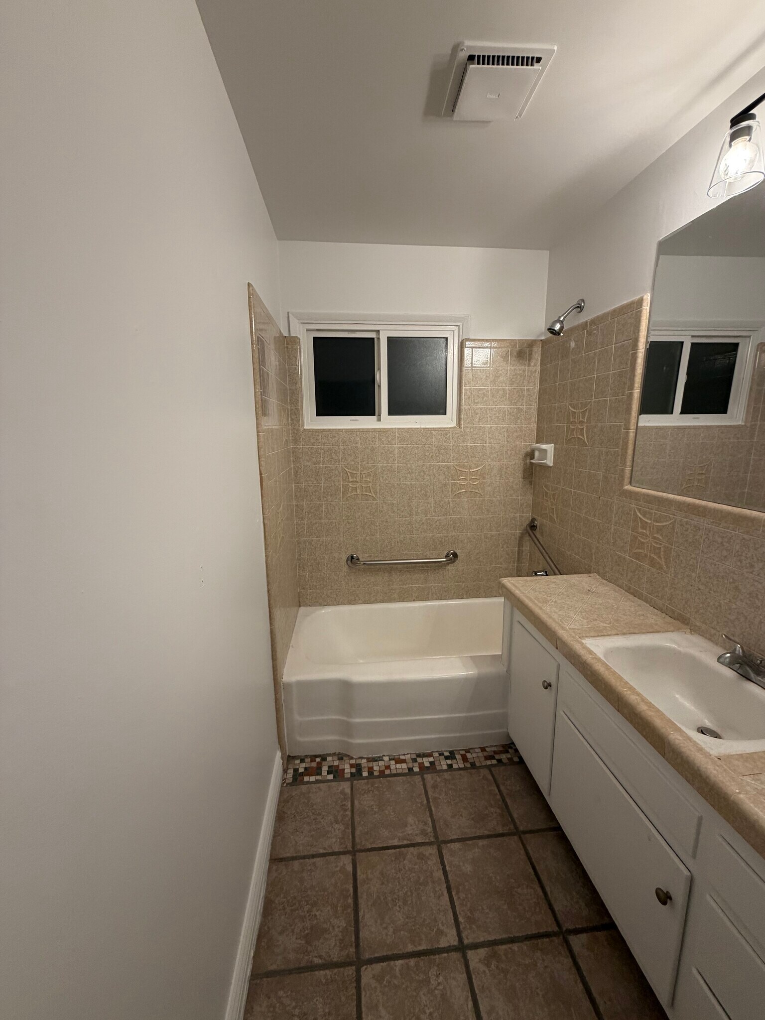 Building Photo - 44539 Lowtree Ave