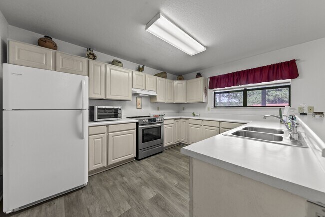 Building Photo - 126 North St