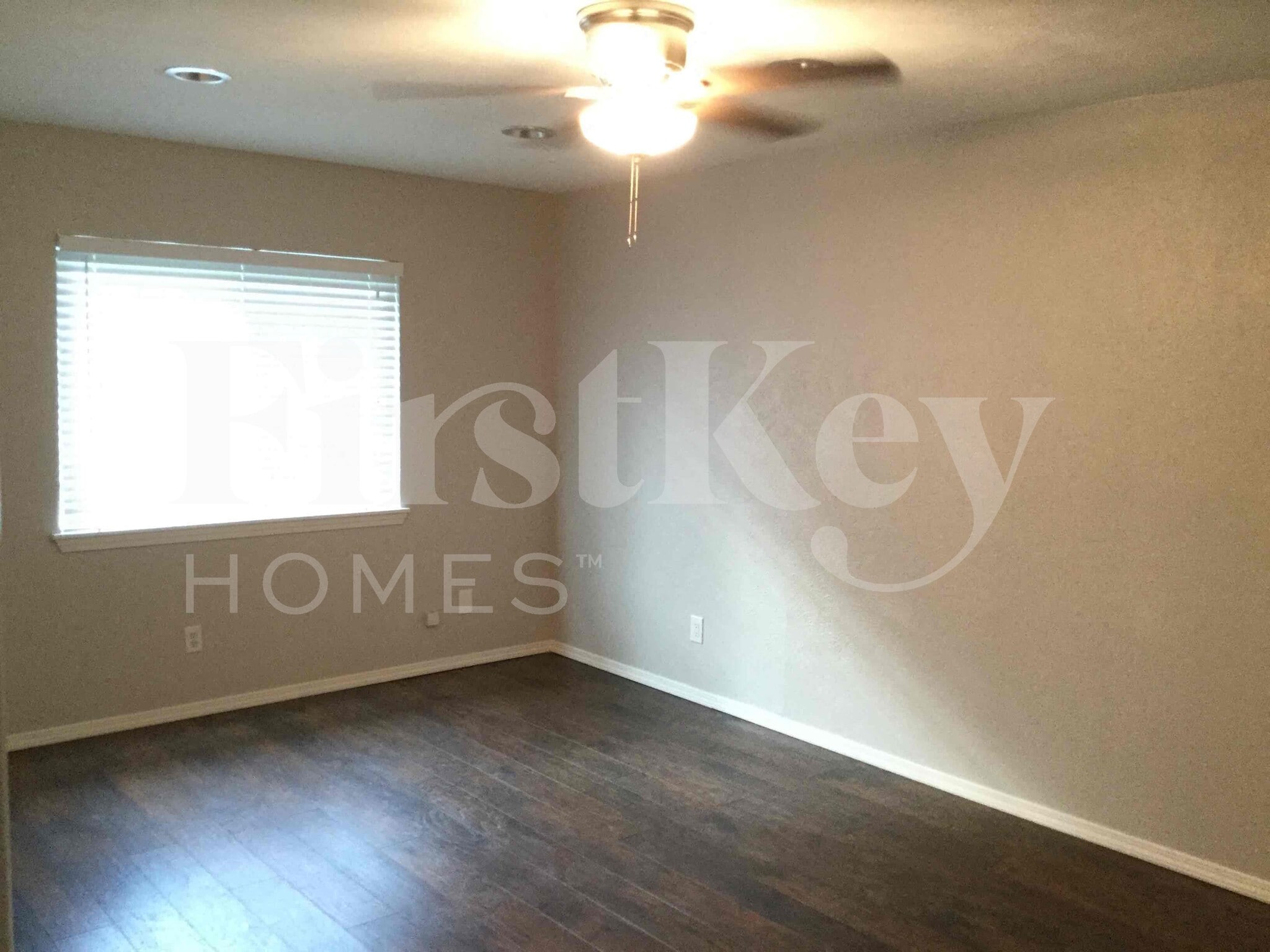 Building Photo - 717 Redbud Dr