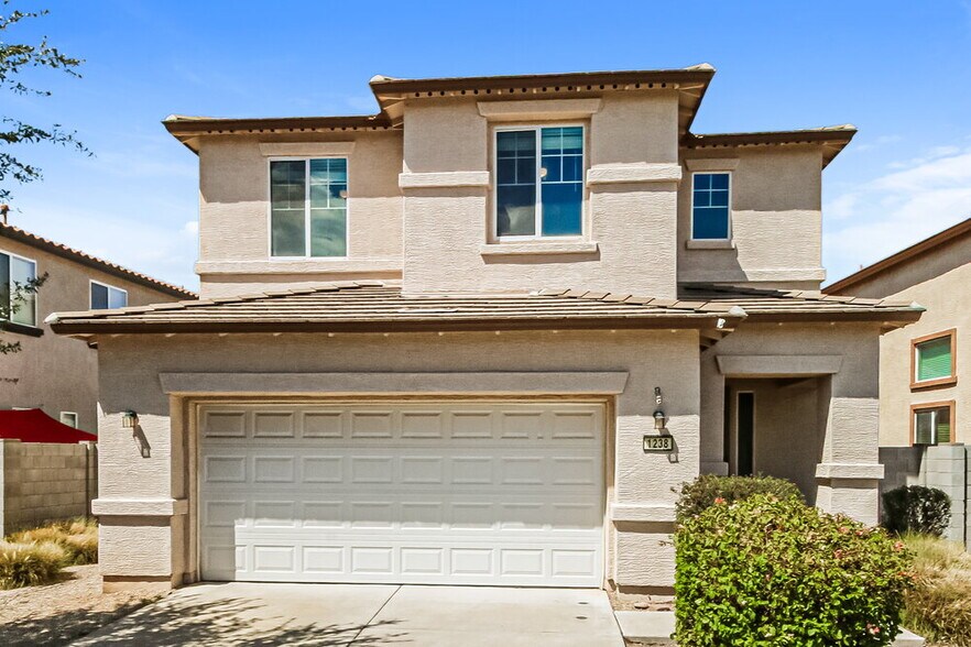 Primary Photo - 1238 E Julian Dr
