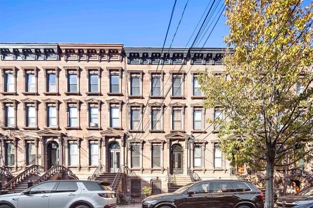 Building Photo - 910 Hudson St