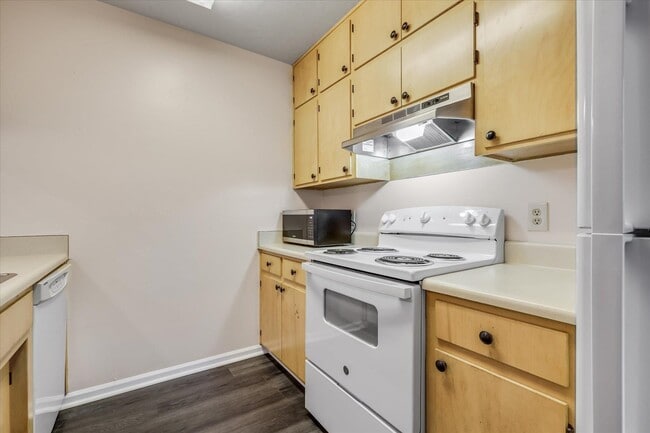 Building Photo - 1901 Gina Dr