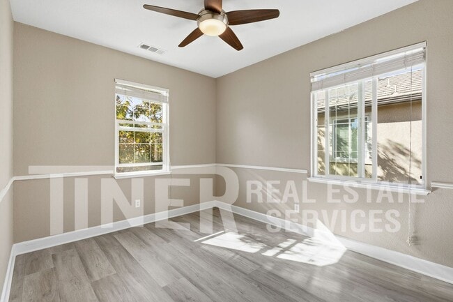 Building Photo - 5444 Noyack Way