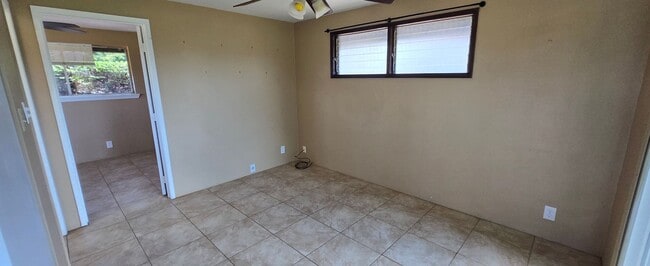Building Photo - 242 Kanani Rd