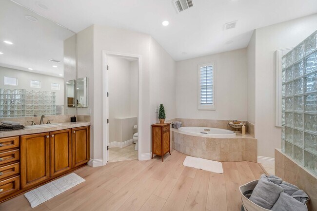 Building Photo - 81620 Tiburon Dr