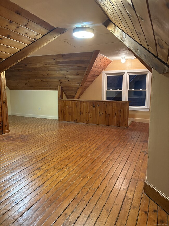 Building Photo - 345 Norton St