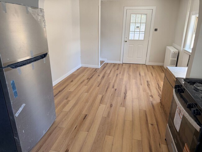 Building Photo - 1926 Shore Rd