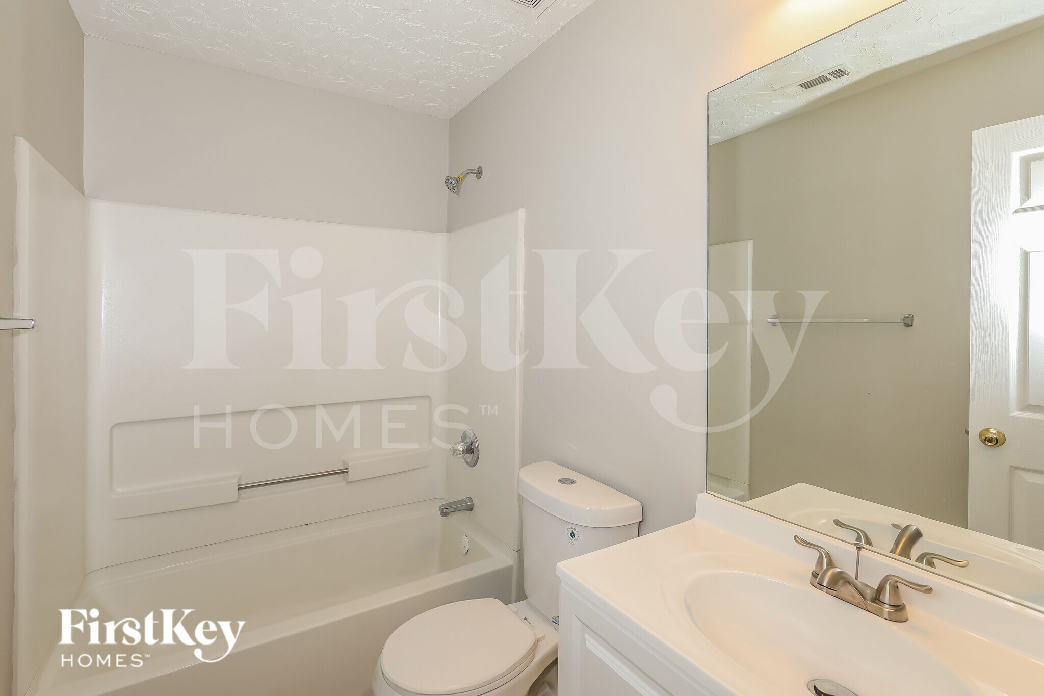 Building Photo - 637 Old Ivy Chase