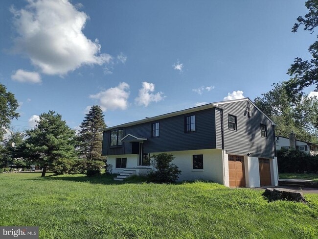 Primary Photo - 64 Bogle Dr